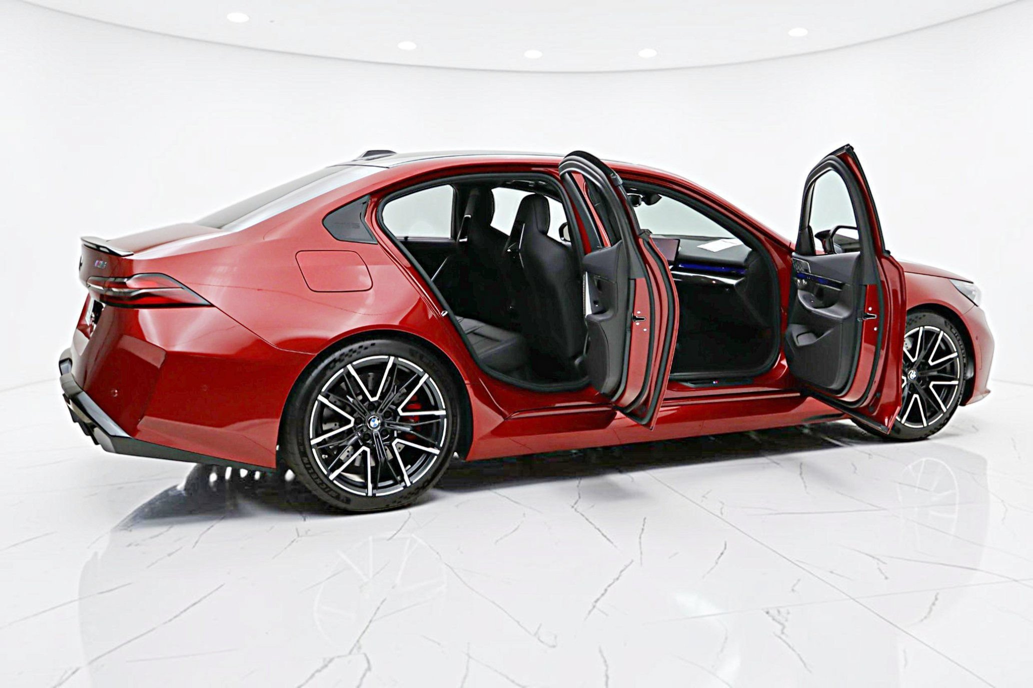 Used 2025 BMW M5 w/ Carbon Package AWD/4WD image 13