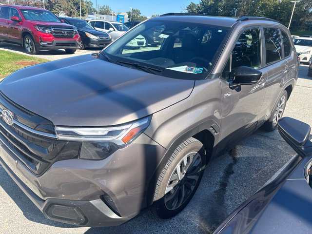 Used 2025 Subaru Forester Touring AWD/4WD image 2