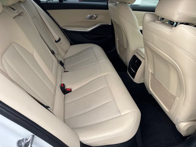 Used 2022 BMW 330i Sedan w/ Driving Assistance Package RWD image 17