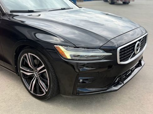 Used 2019 Volvo S60 T5 R-Design FWD image 5