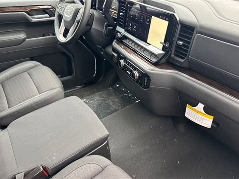 New 2026 GMC Sierra 1500 SLE w/ Preferred Package image 17