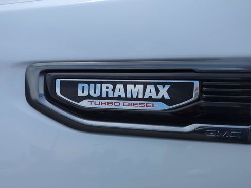 Used 2025 GMC Sierra 1500 AT4 w/ AT4 Preferred Package AWD/4WD image 8