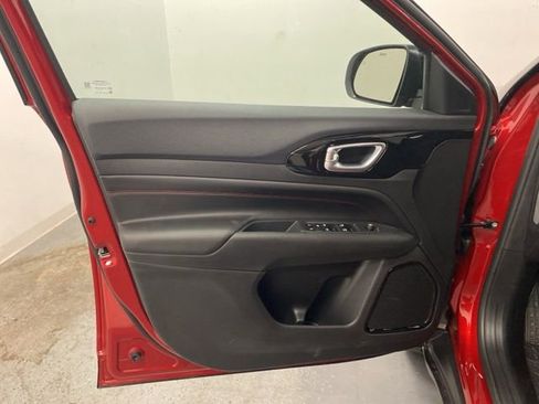 Used 2026 Jeep Compass Trailhawk image 17