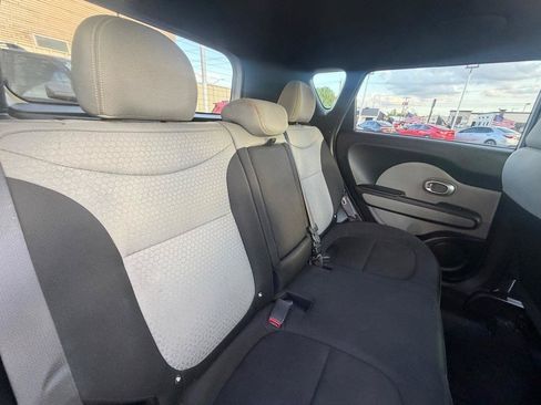 Used 2016 Kia Soul + FWD image 16