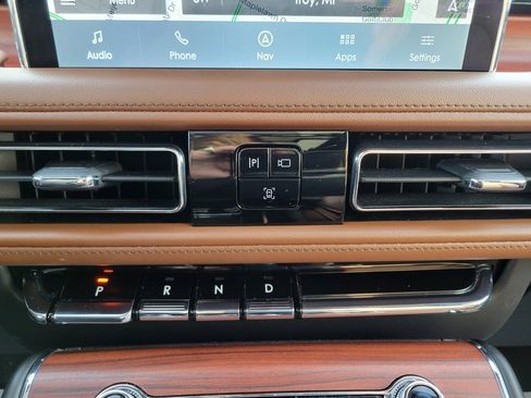 Certified 2024 Lincoln Aviator Reserve w/ Elements Package Plus image 38