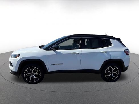 Used 2025 Jeep Compass Limited AWD/4WD image 7