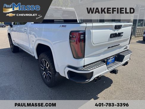 Used 2023 GMC Sierra 1500 AT4 w/ AT4 Premium Package AWD/4WD image 8