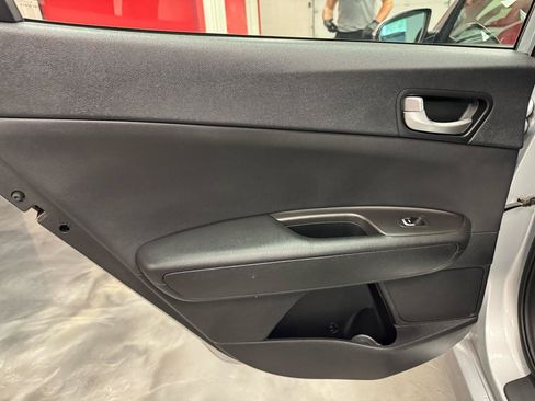 Used 2017 Kia Optima LX FWD image 25