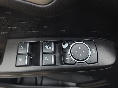 Used 2020 Ford Escape SE image 17