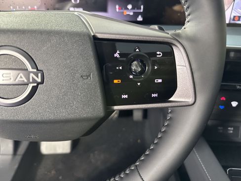 New 2025 Nissan Murano SL image 14