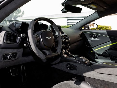Used 2023 Aston Martin V8 Vantage Coupe image 50