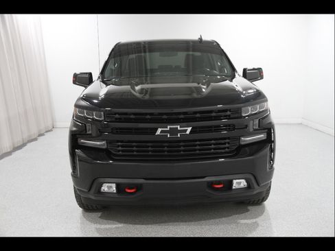 Certified 2022 Chevrolet Silverado 1500 RST w/ Redline Edition AWD/4WD image 2