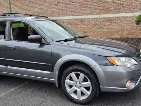 Used 2009 Subaru Outback 2.5i Special Edition AWD/4WD image 2