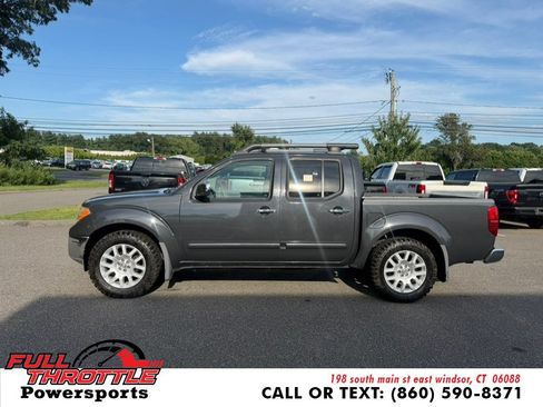 Used 2011 Nissan Frontier SL w/ Moonroof Pkg AWD/4WD image 6