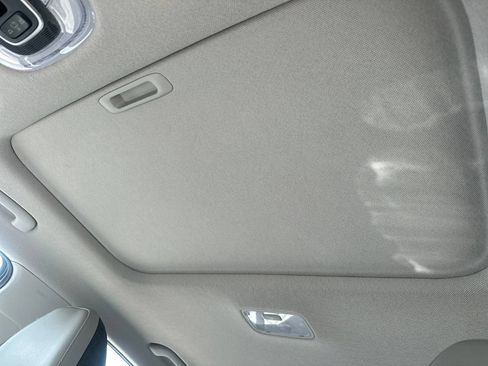 Used 2025 Hyundai Elantra Limited FWD image 18