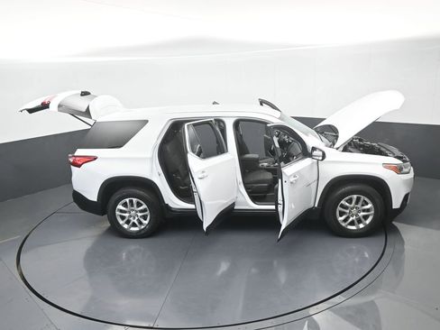 Used 2021 Chevrolet Traverse LS image 65