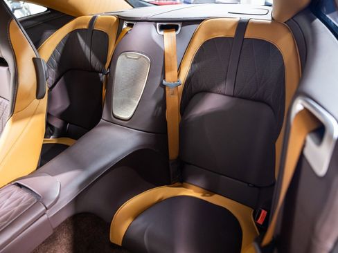 Used 2024 Aston Martin DB12 Coupe image 34