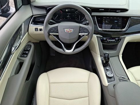 Used 2021 Cadillac XT6 Premium Luxury AWD/4WD image 12
