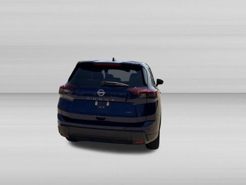 Used 2026 Nissan Rogue SV AWD/4WD image 5
