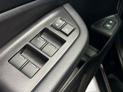 Used 2019 Honda Pilot Touring image 17