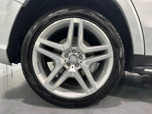 Used 2016 Mercedes-Benz GL 550 4MATIC image 9