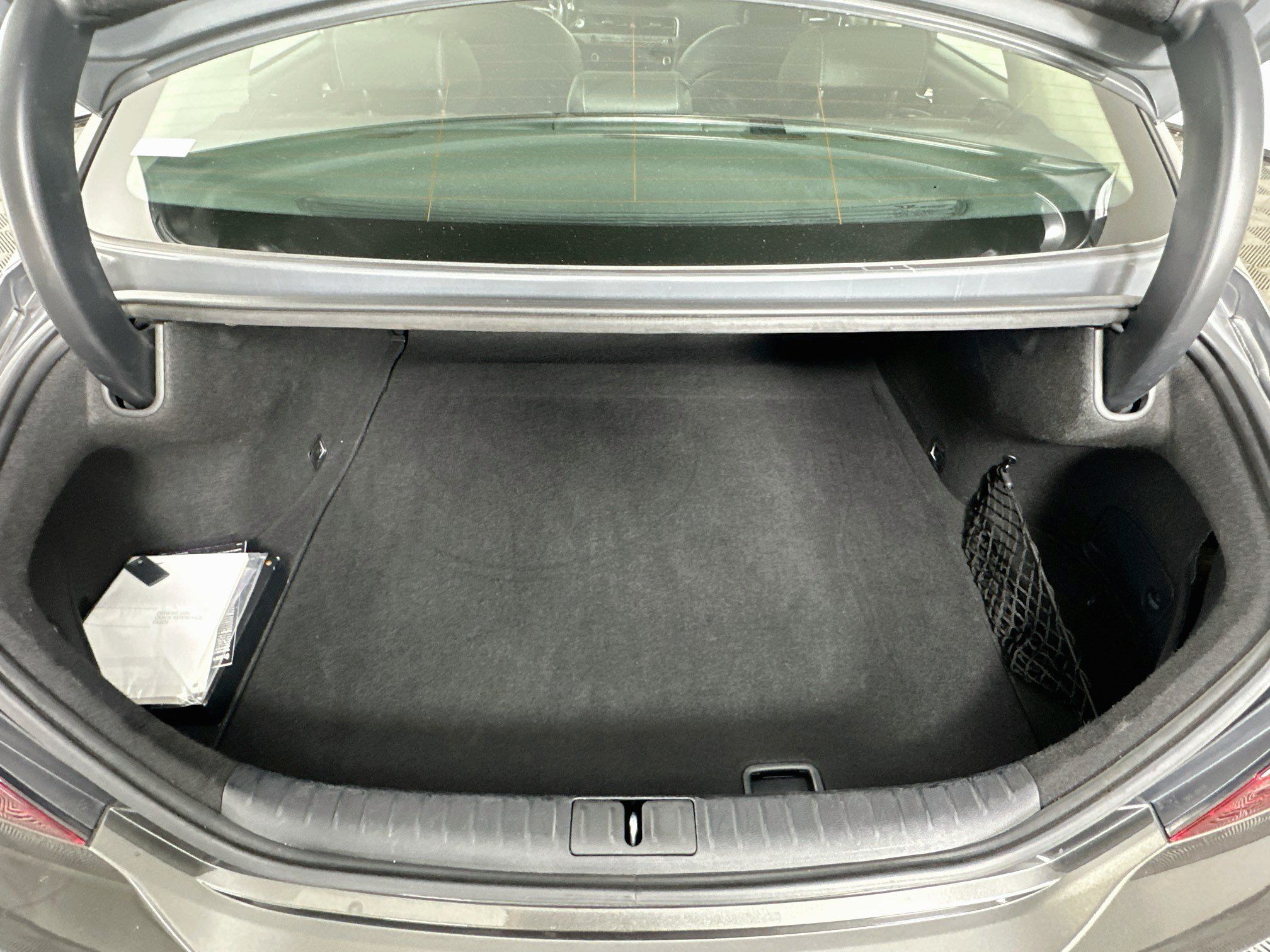 Used 2025 Genesis G70 2.5T RWD image 28