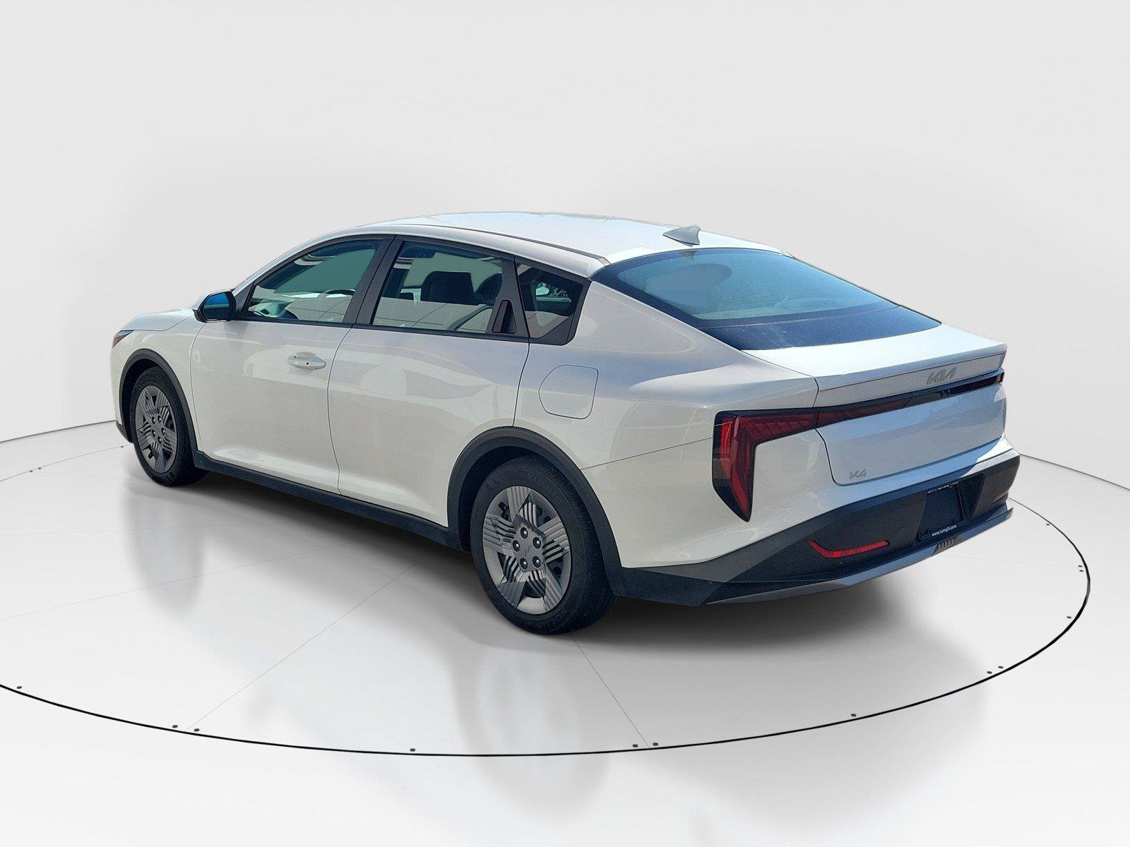 Used 2025 Kia K4 FWD image 3