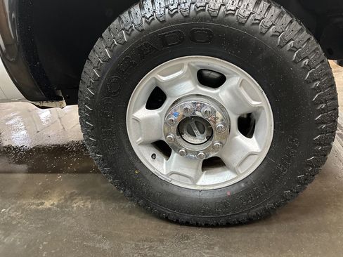 Used 2011 Ford F250 XLT w/ Snow Plow Prep Pkg image 11