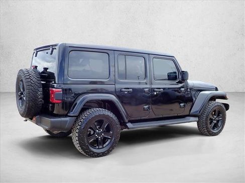 Used 2022 Jeep Wrangler Unlimited Sahara AWD/4WD image 4