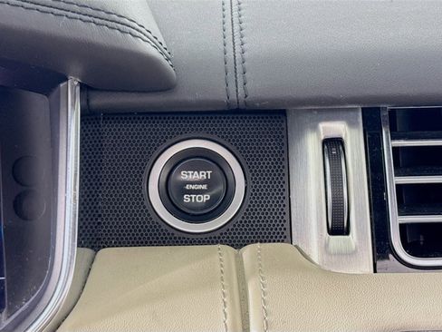 Used 2018 Land Rover Range Rover Long Wheelbase Autobiography image 19