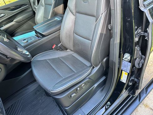 Used 2023 Cadillac Escalade Sport AWD/4WD image 14
