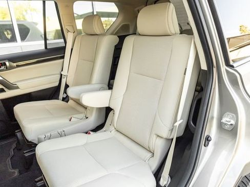 Used 2023 Lexus GX 460 Premium image 12