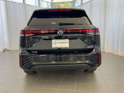 New 2026 Volkswagen Tiguan SE R-Line image 10