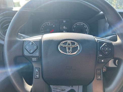 Used 2022 Toyota Tacoma SR AWD/4WD image 14