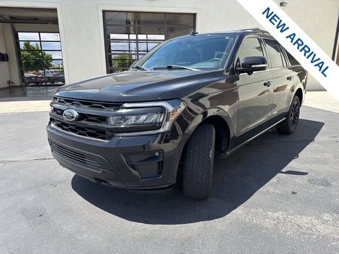 Used 2023 Ford Expedition Max Limited AWD/4WD image 3