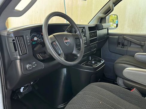 Used 2019 GMC Savana 2500 w/ Driver Convenience Package image 4