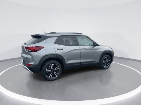 Used 2023 Chevrolet TrailBlazer LT FWD image 9