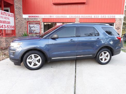 Used 2019 Ford Explorer XLT image 1