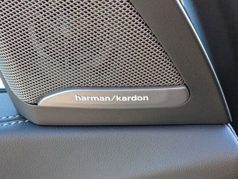 Used 2025 BMW X5 xDrive40i w/ Climate Comfort Package image 14