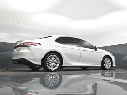 Used 2020 Toyota Camry XLE FWD image 42