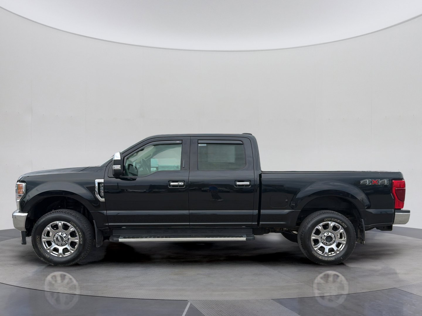 Used 2022 Ford F250 Lariat w/ Lariat Ultimate Package AWD/4WD image 2