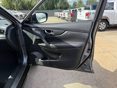 Used 2018 Nissan Rogue S AWD/4WD image 11