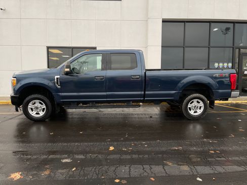 Used 2017 Ford F250 XLT w/ XLT Value Package image 6