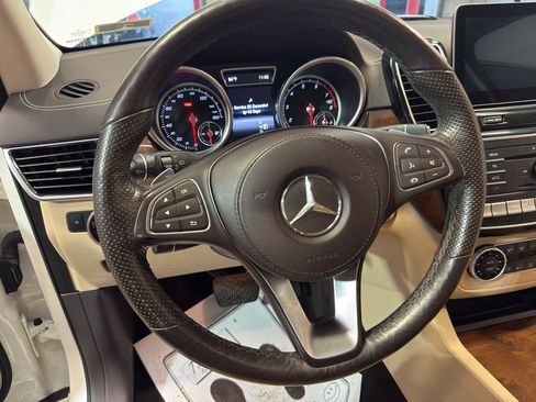Used 2017 Mercedes-Benz GLS 550 4MATIC image 18