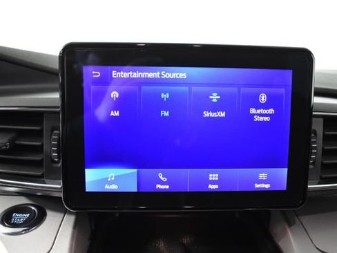Used 2023 Ford Explorer XLT w/ Equipment Group 202A AWD/4WD image 19