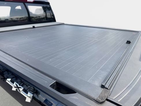 Used 2024 GMC Sierra 1500 Elevation image 9