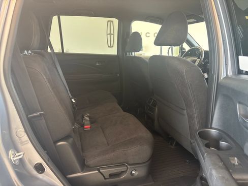 Certified 2022 Honda Pilot Sport image 9
