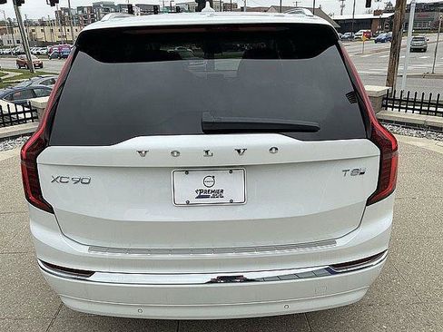 New 2026 Volvo XC90 T8 Ultra w/ Protection Package Premier AWD/4WD image 9
