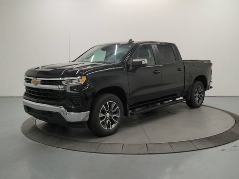 Used 2025 Chevrolet Silverado 1500 LT AWD/4WD image 4