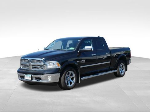 Used 2018 RAM 1500 Laramie w/ Convenience Group AWD/4WD image 3